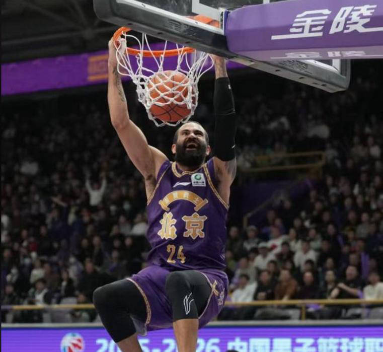 夏季联赛首回合对决在即！波尔图演练定位球，新疆男篮密集防守应对的简单介绍